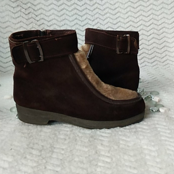 yodelers Shoes - VINTAGE Yodelers Brown Suede Ski Ankle Boots